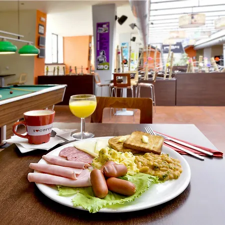 Plus Prague Hostel Ξενοδοχείο Πράγα