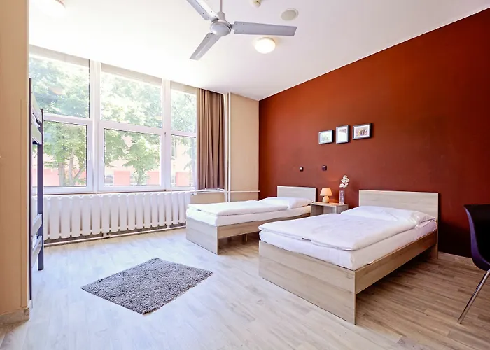 Plus Prague Hostel פראג
