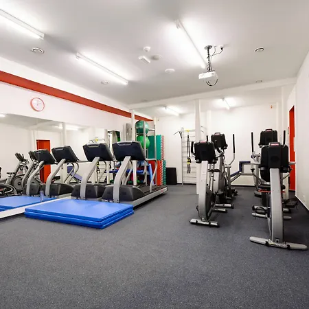 Plus Prague Hostel Отель